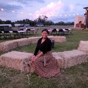 Meet your Posher, Becky